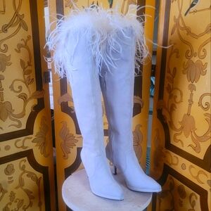 COLIN STUART High Boots Gray w/ Feathers 6B